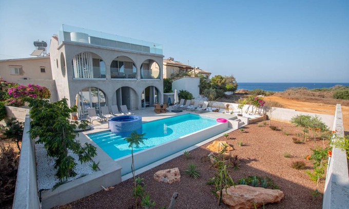 Cape Greko Villa | 190 m² Villa ∙ 5 bedrooms ∙ 10 guests