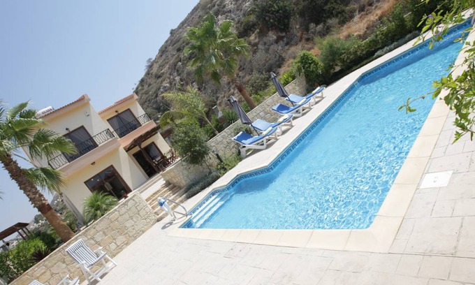 Pissouri Villa | 200 m² Villa ∙ 3 bedrooms ∙ 6 guests