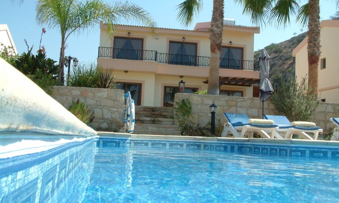 Pissouri Villa | 200 m² Villa ∙ 3 bedrooms ∙ 6 guests
