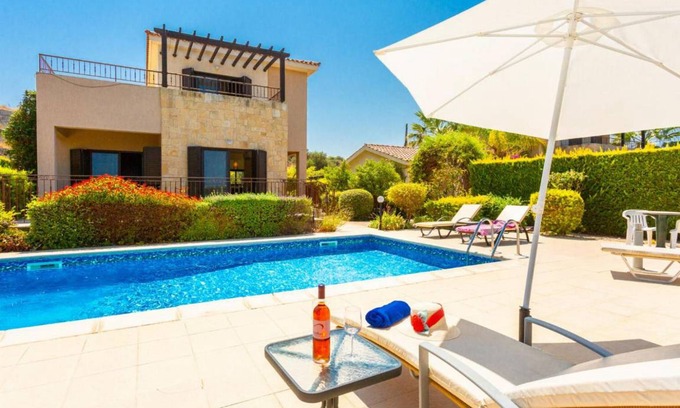 Latsi Villa | 200 m² Villa ∙ 3 bedrooms ∙ 6 guests