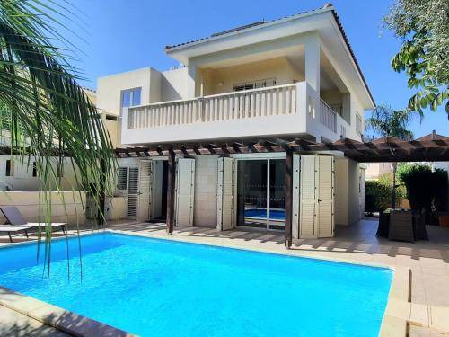Pyla Villa | 220 m² Villa ∙ 3 bedrooms ∙ 6 guests