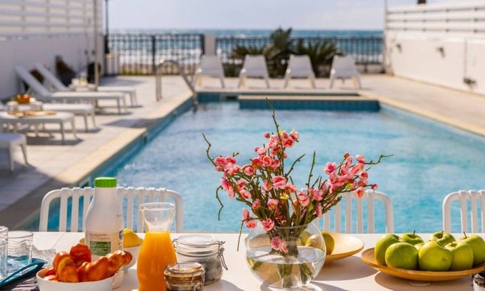 Pervolia Villa | 240 m² Villa ∙ 4 bedrooms ∙ 8 guests