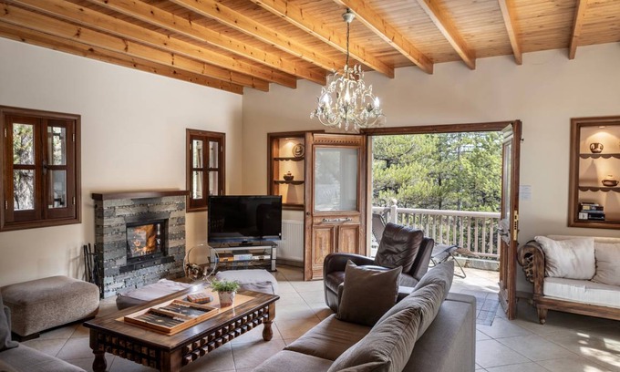 Pedhoulas Villa | 250 m² Villa ∙ 4 bedrooms ∙ 8 guests