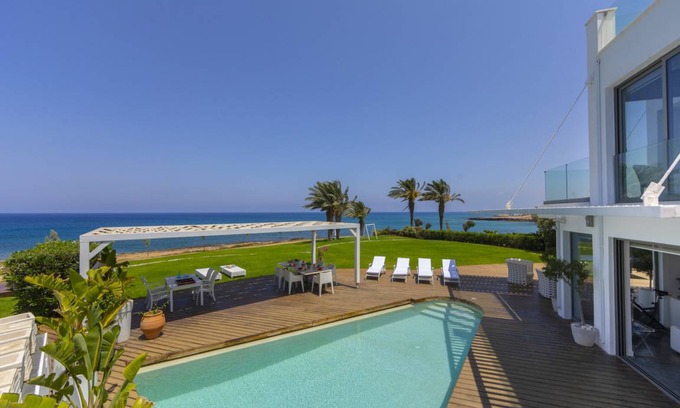Pernera Villa | 250 m² Villa ∙ 4 bedrooms ∙ 8 guests
