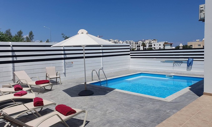 Pernera Villa | 3 Bedroom Villa Central Pernera