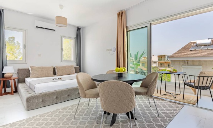 Limassol Apartment | 32 m² Studio flat ∙ 1 bedroom ∙ 2 guests
