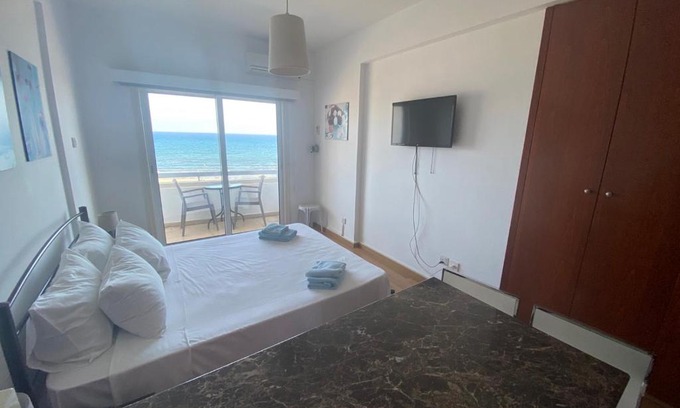 Larnaca City Centre Apartment | Alex Beach Apartment 33