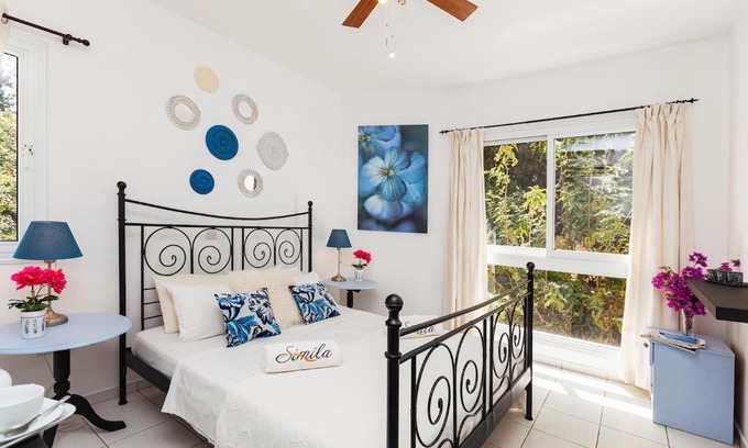 Universal Apartment | Apartment in Hesperides Gardens