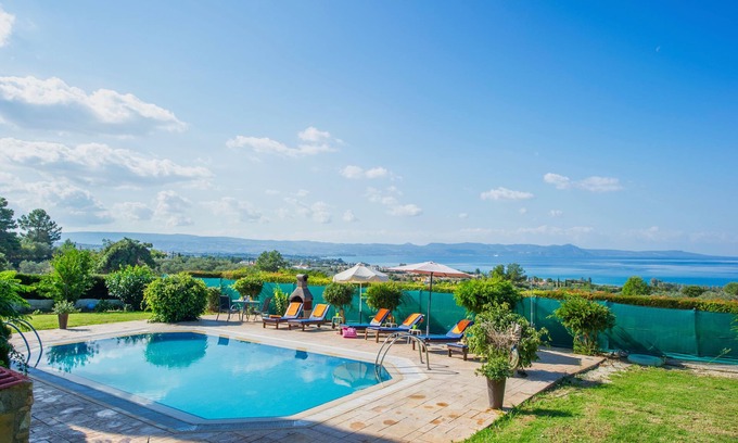 Argaka Villa | Argaka Beach - 3 Bed Villa - Stunning Sea Views - Private Heated Pool