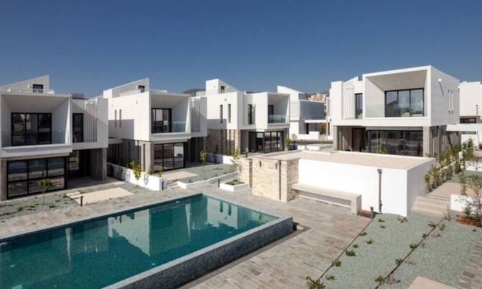 Emba Villa | Avalon 1 Villa 9 3-Bedroom Villa with Communal Pool