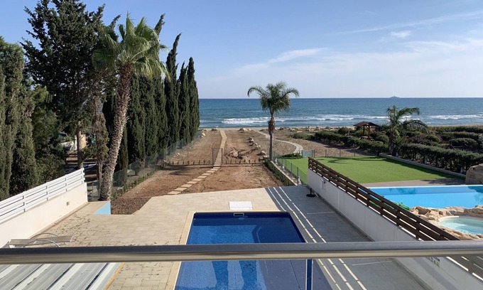 Pervolia Villa | Beachfront Family Holiday Villa Perivolia