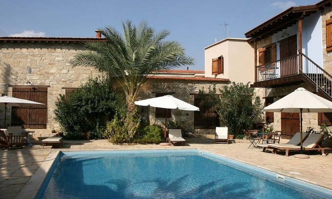 Choirokoitia Villa | Beautiful Country House with A/C, WiFi and Shared Pool in the Historical Village of Choirokoitia