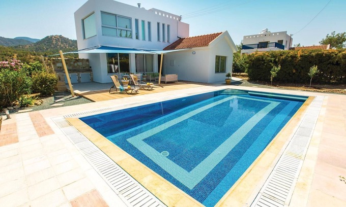 Argaka House | Beautiful home in Argaka with kitchen
