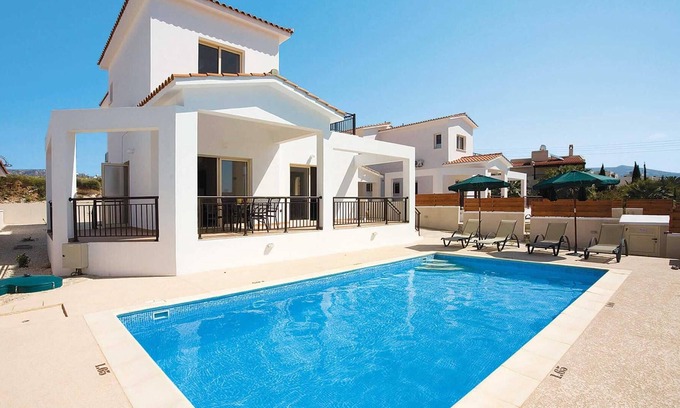 Pegeia Villa | Centrally located villa close to town