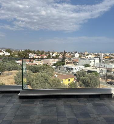 Kato Polemidia Apartment | Costas court
