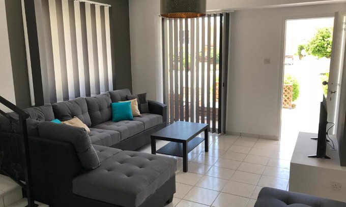 Universal House | Diana Townhouse 5