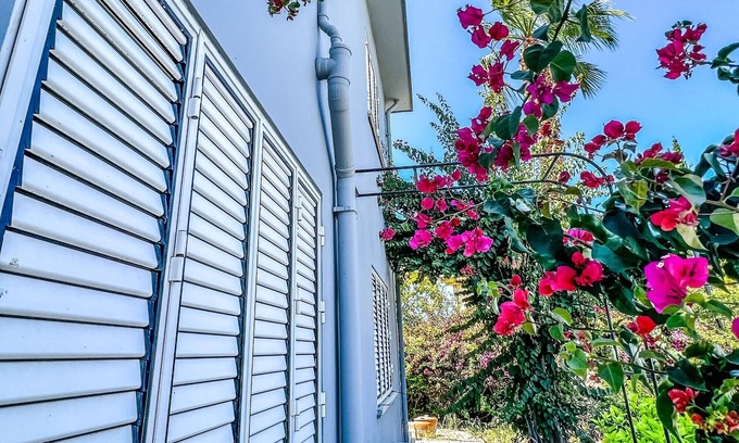Edremit House | Fantastic Villa with Private Beach in Girne
