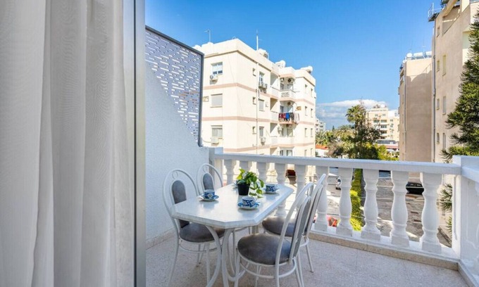 Skala Apartment | Groovy 1-Bedroom Apartment in Larnaca