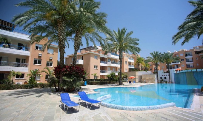 Universal Apartment | Iris Village