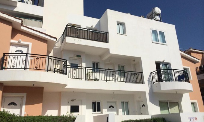 Universal Apartment | Ithaki Gardens Apartment 107
