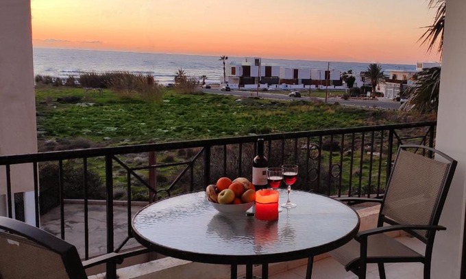 Paphos Apartment | Lighthouse Beach apartment