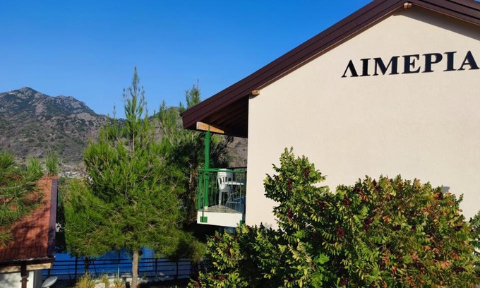 Alona Apartment | Limeria