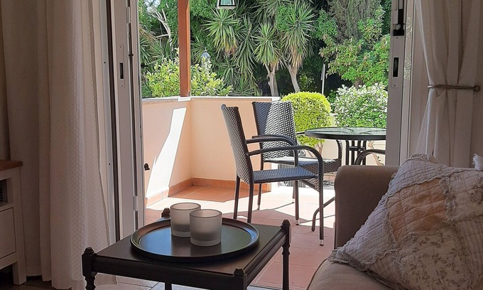 Paphos House | Luxury Maisonette 250m from the beach.