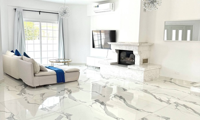 Kiti House | Luxury modern 3 bedroom home in Kiti with pool