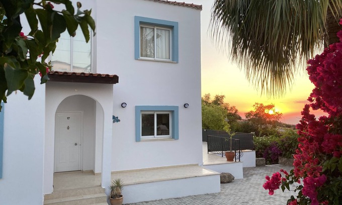 Arapkoy Villa | Luxury villa with fantastic sea and mountain views. Large private pool and WIFI