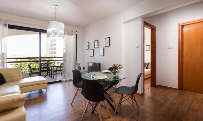 Larnaca City Centre Apartment | Mama Seaside Apartment