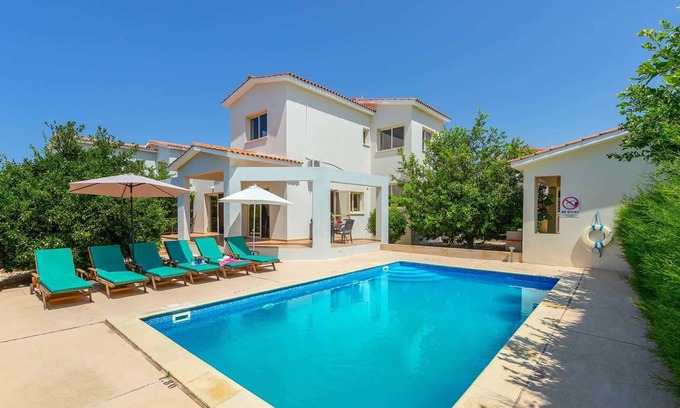 Pegeia Villa | Modern 3 bed villa with pool, close to town