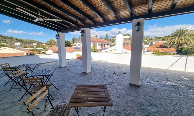 Agios Theodoros Apartment | Mountains Retreat Rooms & Suites