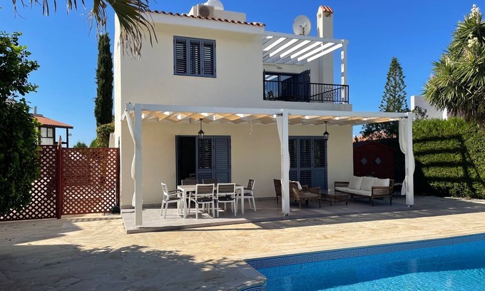 Pegeia Villa | Newly Refurbished 2 bedroom Villa walking distance to Coral Bay Beach