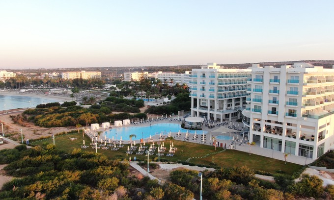 Ayia Napa Hotel | Nissiblu Beach Resort
