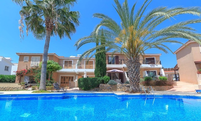 Paphos Villa | Paphos coastal villa with swimming pool