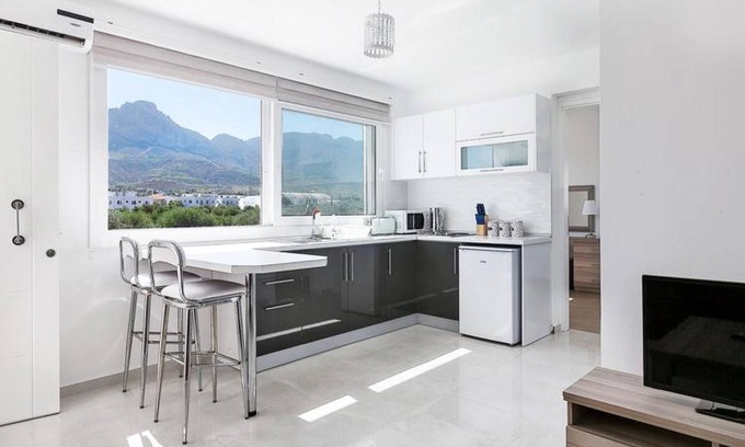 Zeytinlik Apartment | Peaceful Flat with Shared Pool Near Sea in Kyrenia