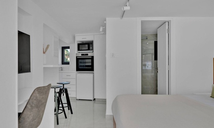 Paphos Apartment | Phaedrus Living: Alkminis Luxury Flat Litore
