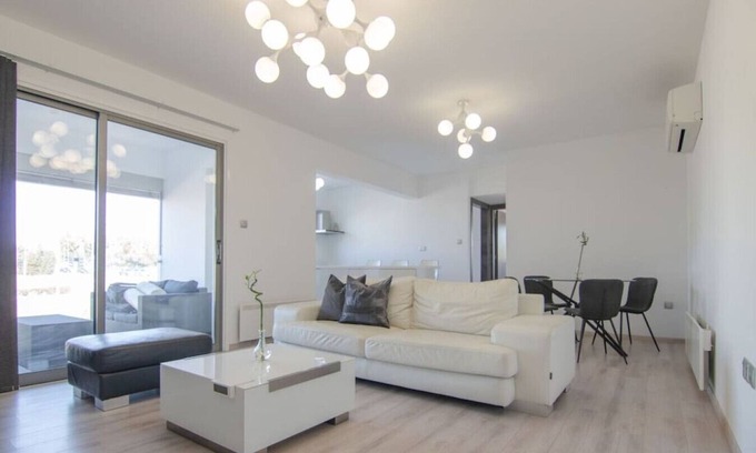 Aglantzia Apartment | Phaedrus Living: City Flat Rafaella 6