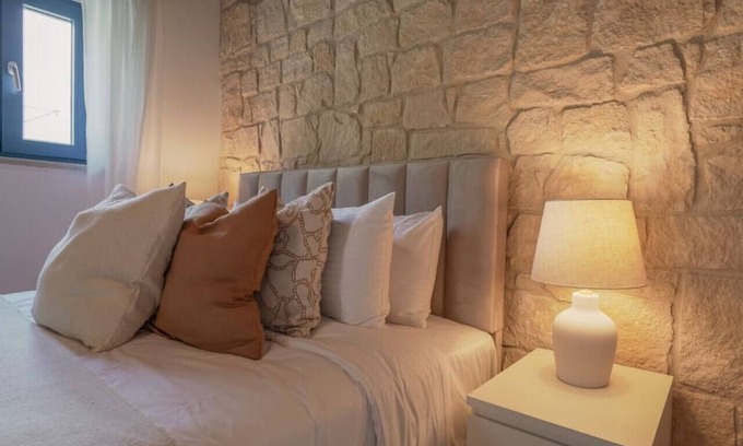 Peristerona Apartment | Phaedrus Living: Peristerona Traditional House
