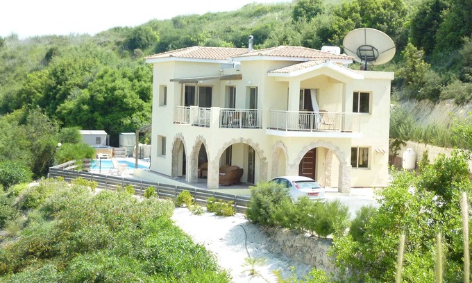 Kathikas Villa | Private Villa, stunning views, pool, Hottub,Ideal Base to explore the West Coast