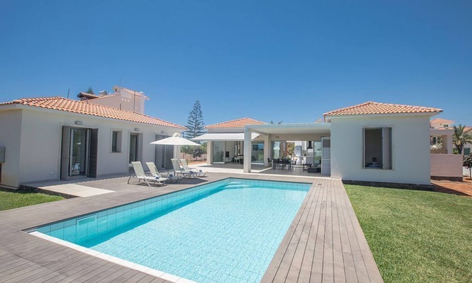Cape Greko Villa | Protaras Holiday Villa KG81 - a villa that sleeps 6 guests in 3 bedrooms