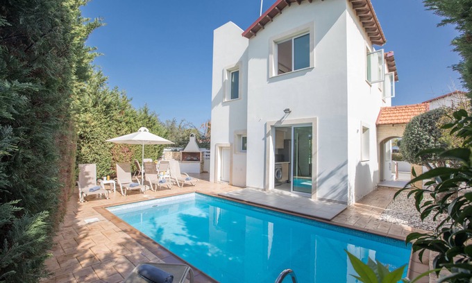 Pernera Villa | Protaras Katerina Villa KV48 - a villa that sleeps 7 guests in 3 bedrooms