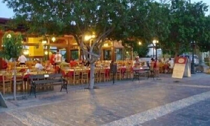 Pervolia Apartment | Relaxing quiet holiday near the beach