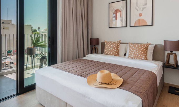 Historical Center Apartment | Sanders Armonta - Petite Studio w/ Balcony