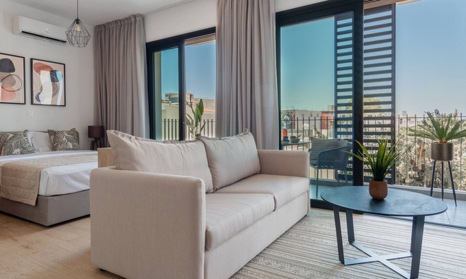 Historical Center Apartment | Sanders Armonta - Precious Studio w/ Balcony