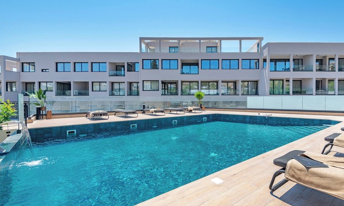 Agios Tychon Apartment | Sanders River Plaza - Nice 3-Bdr Apt with Terrace