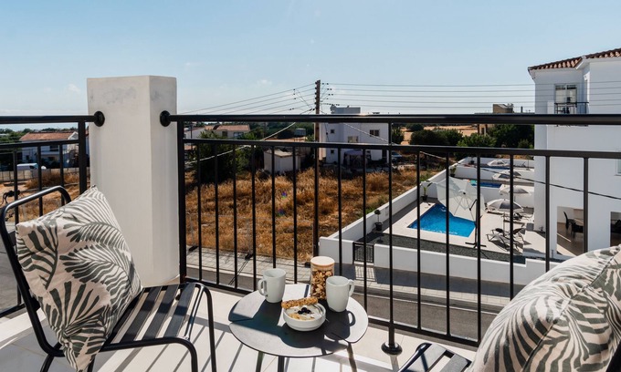 Tremithousa Villa | Sanders White Mountains - Vibrant Villa with Pool