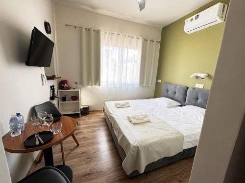 Historical Center Apartment | Smart Comfort RoomN7 with Private Bathroom in best Location Beach 250m