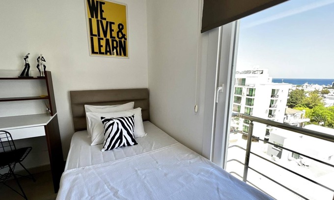 Kyrenia Apartment | Studio Flat w Sea View 10 min to Beach in Kyrenia