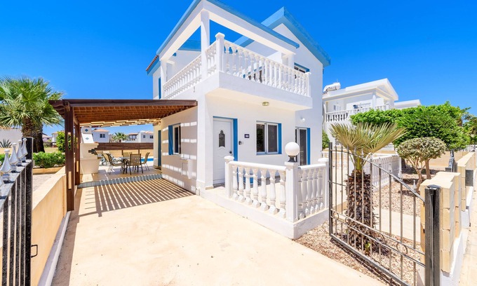Ayia Thekla Villa | Stunning 3 bed villa with private pool